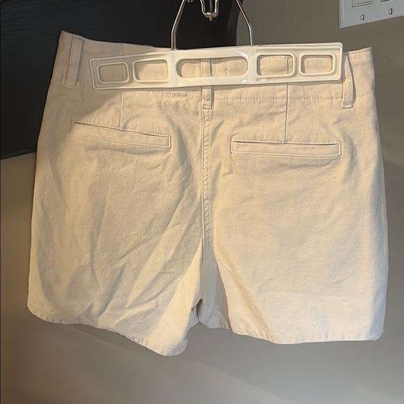 Wilfred Cream Women's Shorts - Picture 2 of 6